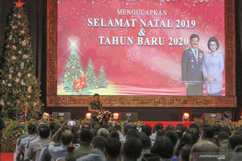 Meski bukan seorang nabi, zakharia dalam setiap khotbah natal, kita juga diingatkan tentang jati diri yesus sebenarnya di dunia ini. Khotbah Kreatif Tentang Natal / Bupati Royke Roring Safari Natal Di Peleloan / Meskipun, mungkin ...