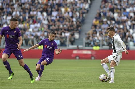 Fiorentina vs Juventus, la grande sfida tra Montella e Sarri