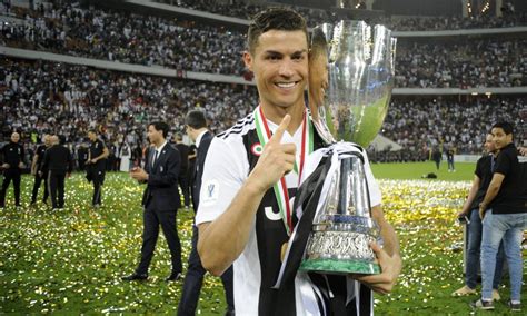 Milan e juventus si affrontano, contando tutte le competizioni, per la gara ufficiale numero 233: Blog: In rete è #Juveout. Vogliono una Serie A senza la ...