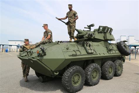 Us Marines On Light Armored Reconnaissance Vehicle Lav 25 Editorial