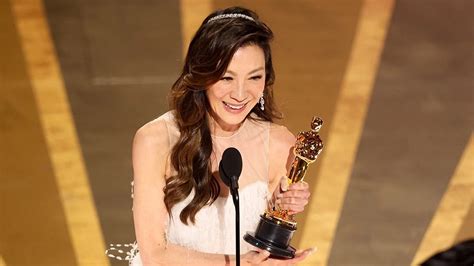 michelle yeoh makes history as first asian best actress oscar winner cinematography world