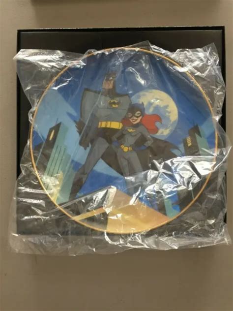 Warner Bros Batman And Batgirl Collectors Plate Statue Bust 13000