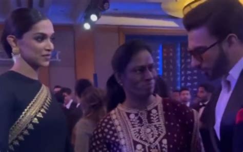 Deepika Padukone Ranveer Singhs Mushy Moments From A Mumbai Event Go