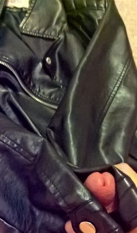 Mnb  Porn Pic From My Chav Slag Cousin Mel Candids And Cumming On Her Leather Jacket Sex Image