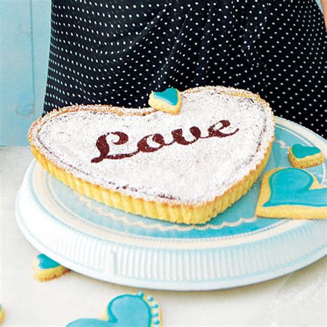 Backen zum jahrestag kannst du natürlich auch: Zum Valentinstag Kuchen für die Liebsten backen | BRIGITTE.de