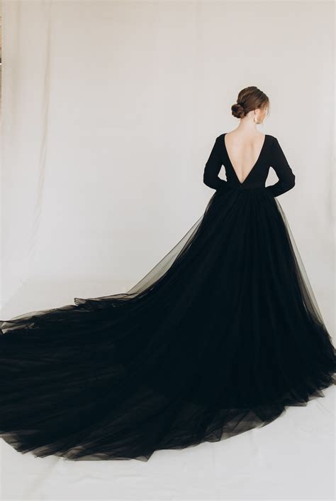 20 Colorful And Black Wedding Dresses For 2024 R