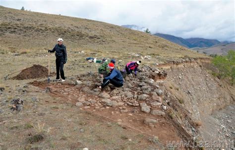 Алтай нуруунаас 1500 жилийн настай занданшуулсан шарил олджээ