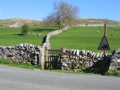 Stone Walls And Pasture Near Gordale © John S Turner Geograph