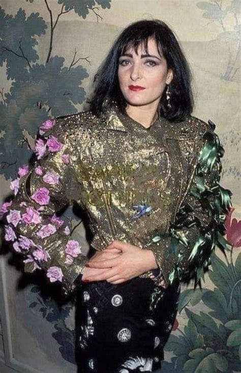 Pin By Harry Jobling On Siouxsie Sioux Fashion Sexy Older Women