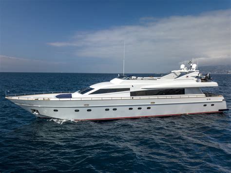 Yacht Crowbridge Diano Cantiere Navale Charterworld Luxury