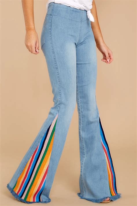 Diggin These Medium Wash Flare Jeans In S Inspired Outfits