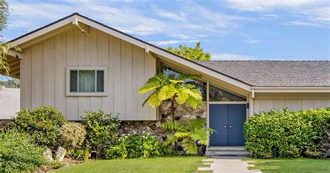 Iconic Home From 70s Hit Sitcom Brady Bunch On Sale For 55 Million