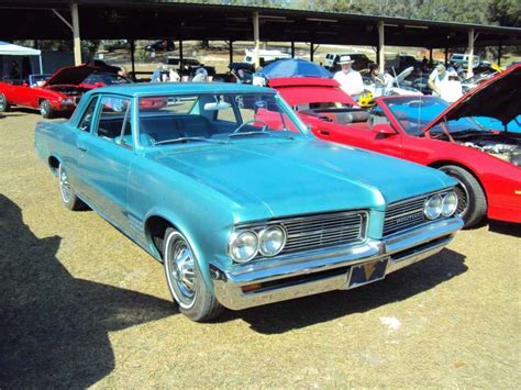 Cc Car Show Classic 1964 Pontiac Tempest Coupe Bare Bones Curbside