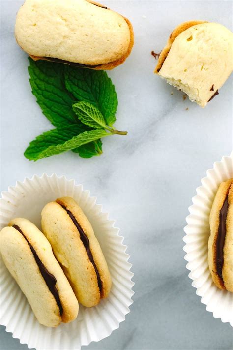 Remember a couple weeks ago when i made those fudge striped but back to the cookies: Homemade Mint Chocolate Milano Cookies | Recipe | Milano ...