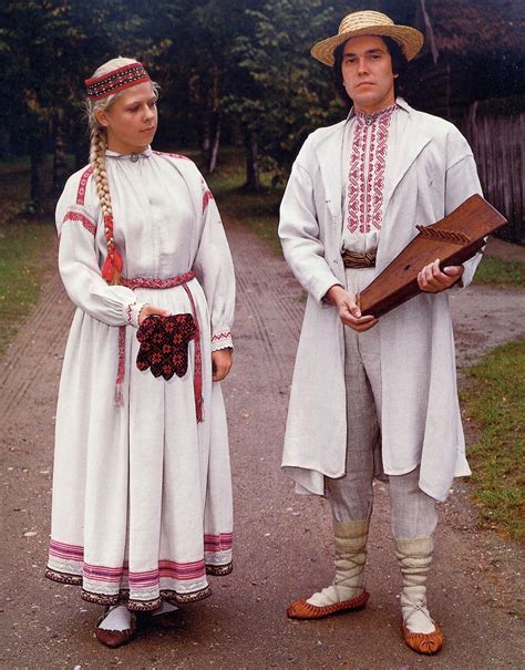 Overview Of The Folk Costumes Of Europe Folk Costume Folk Clothing