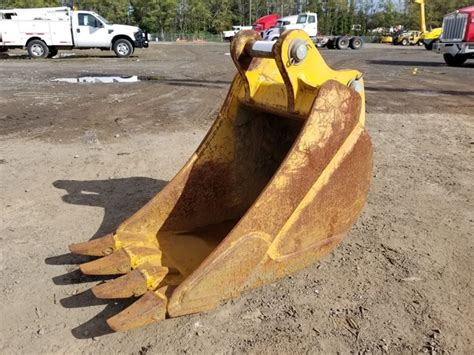 John Deere 18in Dig Bucket Lot Temp7115 Heavy Equipment