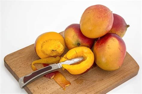 Kun je de schil van een mango wel of niet eten