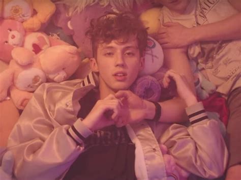 Watch Troye Sivan Releases Dreamy Music Video For Youth