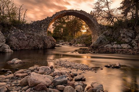 Het landschap kenmerkt zich door mooie groene bergen, prachtige meren uitvalsbasis voor het natuurrijke deel van schotland is fort william, een gezellig schots stadje aan. Schottland - Fototante