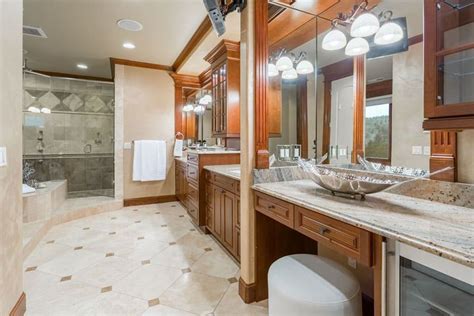 How to use craftsman style lighting in your home one of the best things about this style of lighting is that it's both functional and inviting. 25 Craftsman Style Bathroom Designs (Vanity, Tile ...