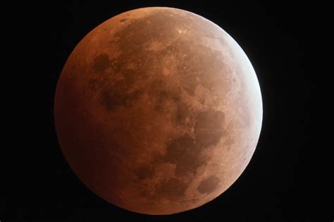 Views Of Wednesday Mornings Amazing Total Lunar Eclipse From Around