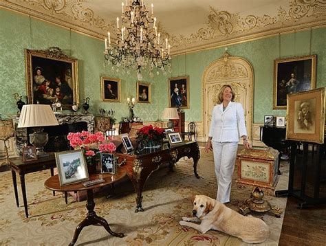 Highclere castle can accomodate everything from a quiet dinner party in the state dining room to a dinner for up to 120 guests in the opulent library. Downton Abbey: Finales and Favorite Rooms - The Drawing ...