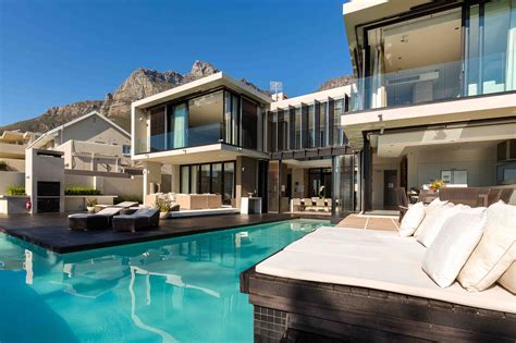 Serenity | Luxusvilla Camps Bay mit Pool | 6 Schlafzimmer | bei Landmark