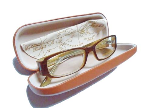 Use glasses case and protect your glasses. Eyeglass Case