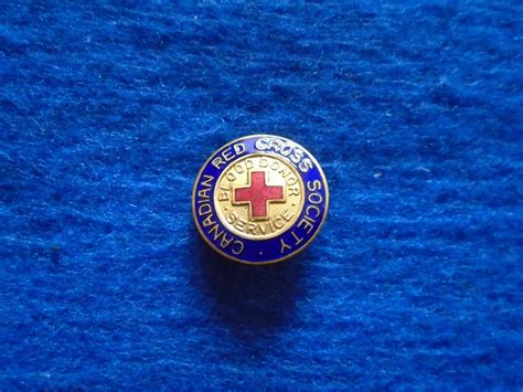 Canadian Red Cross Society Blood Donor Service Enamel Lapel Badge C
