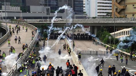 Hong Kong Police Fire Tear Gas At Pro Democracy Protesters As Chaos