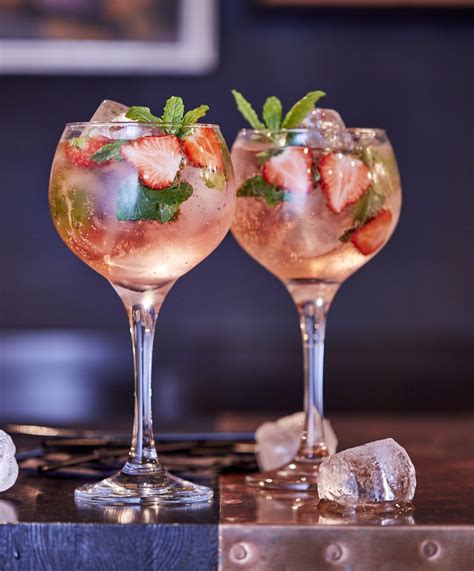 Pink Gin Cocktail Recipe Ideas Prosecco The Ice Co Prosecco