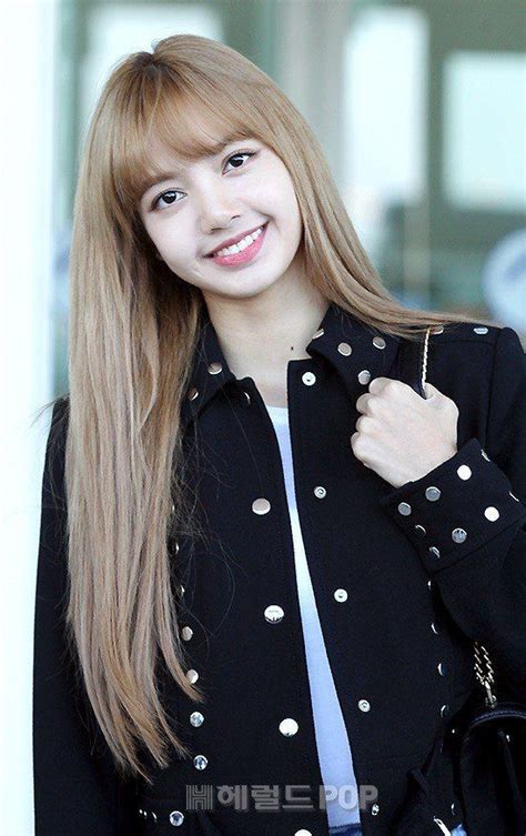 Blackpink Lisa Airport Photos At Incheon Off To New York September 8