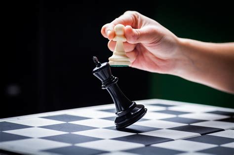 El Avance Del Pe N Destructor Chess