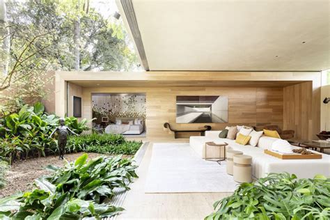 Green Courtyard Interior Design Ideas