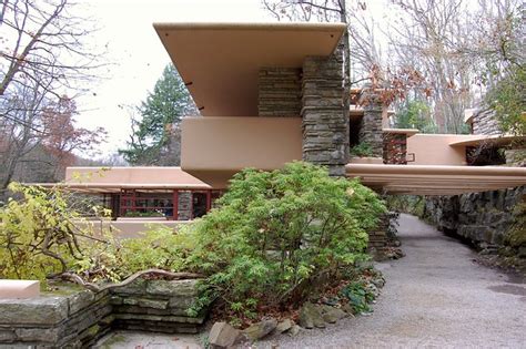 Take A Look At Frank Lloyd Wrights Famous Fallingwater House