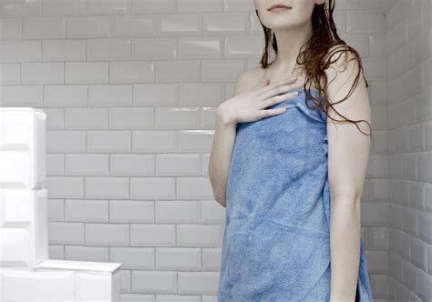 Showering Can Help Prevent Urinary Tract Infections Utis Popsugar