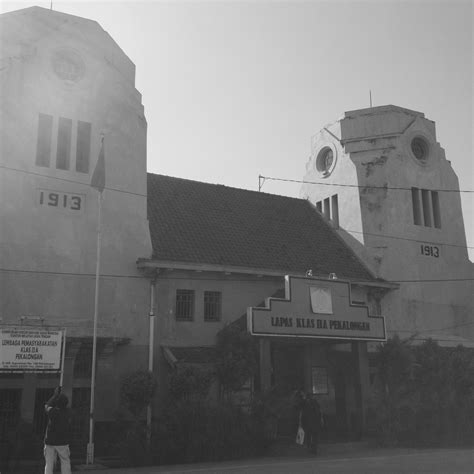 Persiapan Pameran Lukisan Djoko Simbardjo di Pekalongan - Rumah Inspirasi