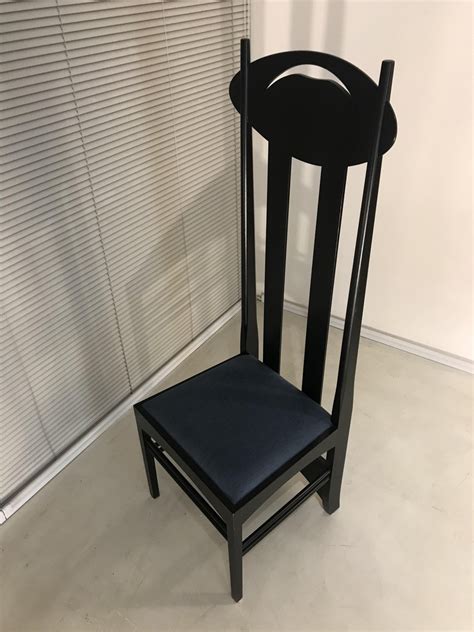 Charles rennie mackintosh was an innovative scottish architect and designer best known for his involvement in the arts and crafts movement. Argyle Stuhl von Charles Rennie Mackintosh für Cassina ...