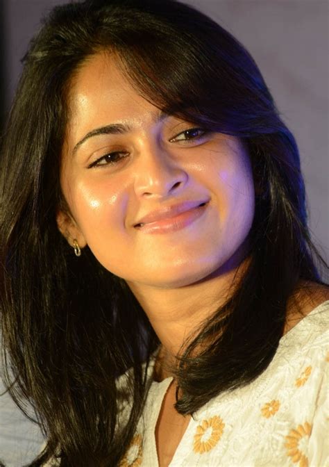 Anushka Anushka Shetty Lovely Smiling Face Stills