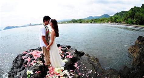 Whether you want a beach weeding, waterfall, garden or volcano wedding we can help you plan it! Destination Wedding: Costa Rica - Real Wedding