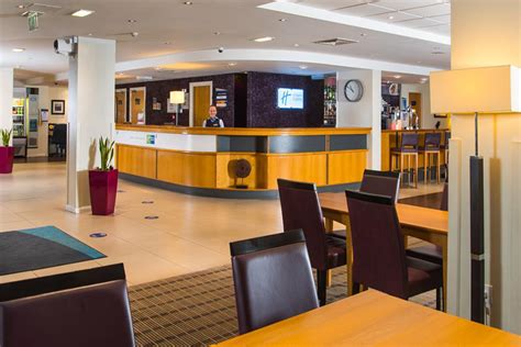 Property location with a stay at holiday inn express london hammersmith, you'll be centrally located in london, walking distance from dining enjoy a satisfying meal at a restaurant serving guests of holiday inn express london hammersmith. Holiday Inn Express Hammersmith