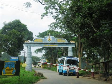 Tamil nadu karnataka border map : Karnataka Border Gate