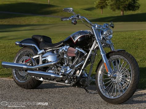2013 Harley Davidson Cvo Breakout Image 3