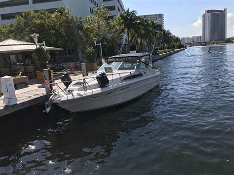 Rent A Boat In North Miami Beach This Boat Rental Fits Up To 10 Passengers And Provides A Guide