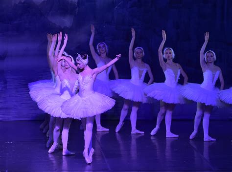 Classic Russian Ballet Swan Lake Comes To Beijing Xinhua English