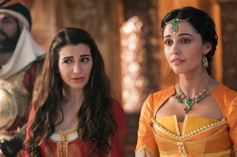 Review Guy Ritchies Aladdin Shows Us A Whole New World Awardsdaily