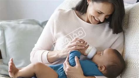 كيف أعود طفلي على الرضاعة الطبيعية