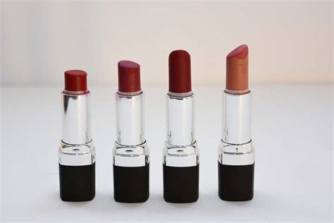 7 Best Pink Nude Lipstick For Fair Skin Tone Under ₹599
