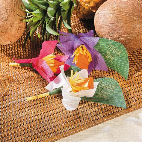 71 best fall centerpieces you'll want to diy. Paradise Safari Flower Favor Idea | A fun and easy craft ...