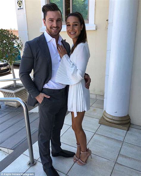The Rise To Fortune Of Kayla Itsines Fiancé Tobi Pearce Daily Mail Online